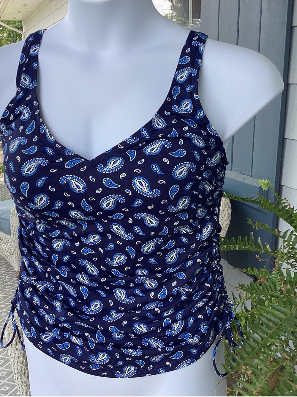 Land’s End Navy Paisley Women's TankiniTop Size 10 
LNWOT